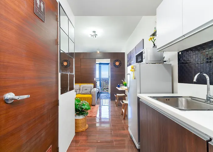 Aparthotel 1br Staycation At Air Residences Makati
