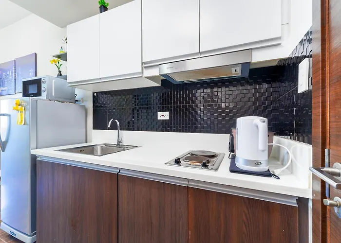 Aparthotel 1br Staycation At Air Residences Makati *